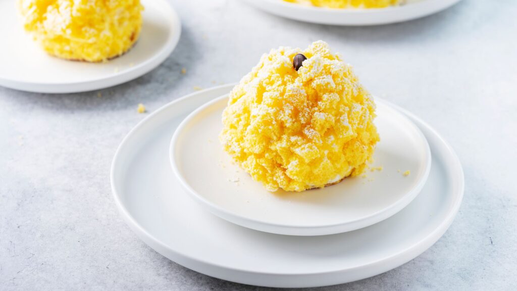 Festa della donna: quest'anno stupiscila con il Menù Mimosa. Per dessert scegli la torta mimosa.