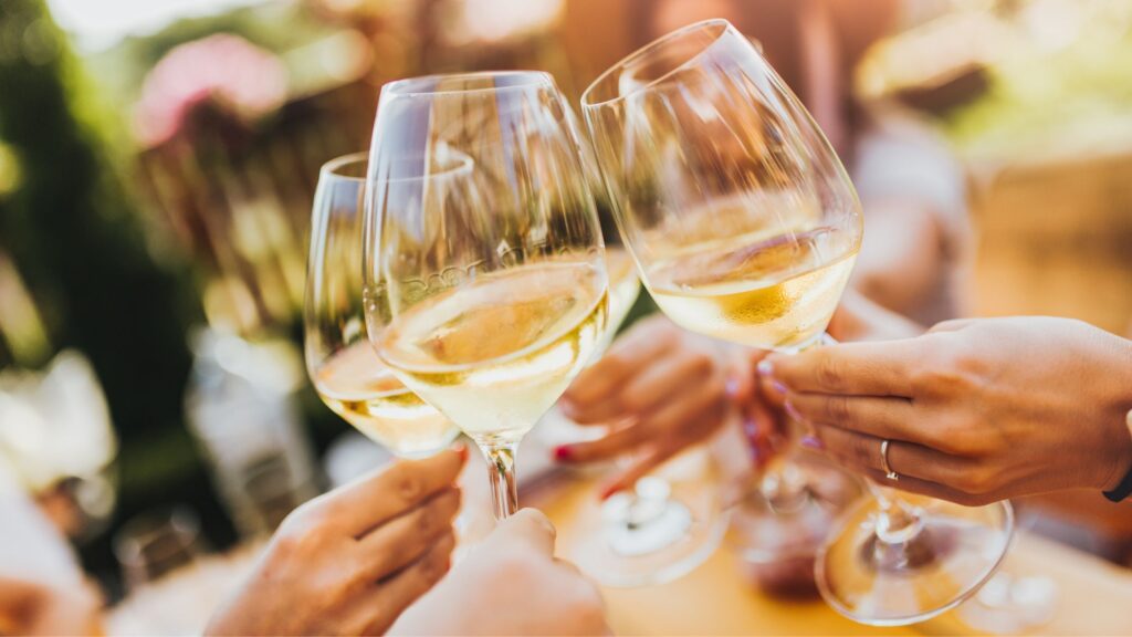 Esistono 3 diverse tipologie di vino bianco: fermo, frizzante e dolce.