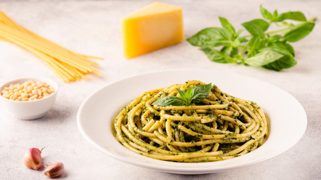 Abbina gli spaghetti bio San Lorenzo con il pesto alla genovese bio San Lorenzo: gusto, sapore e profumo straordinari!
