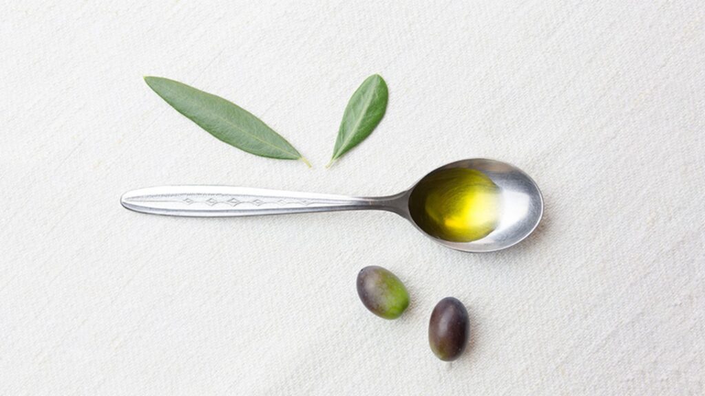 L'Olio extravergine di oliva italiano 100% San Lorenzo è fruttato e senza difetti.